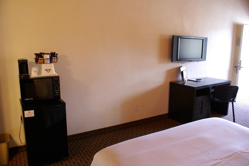 Days Inn Harbor View San Diego Exterior photo